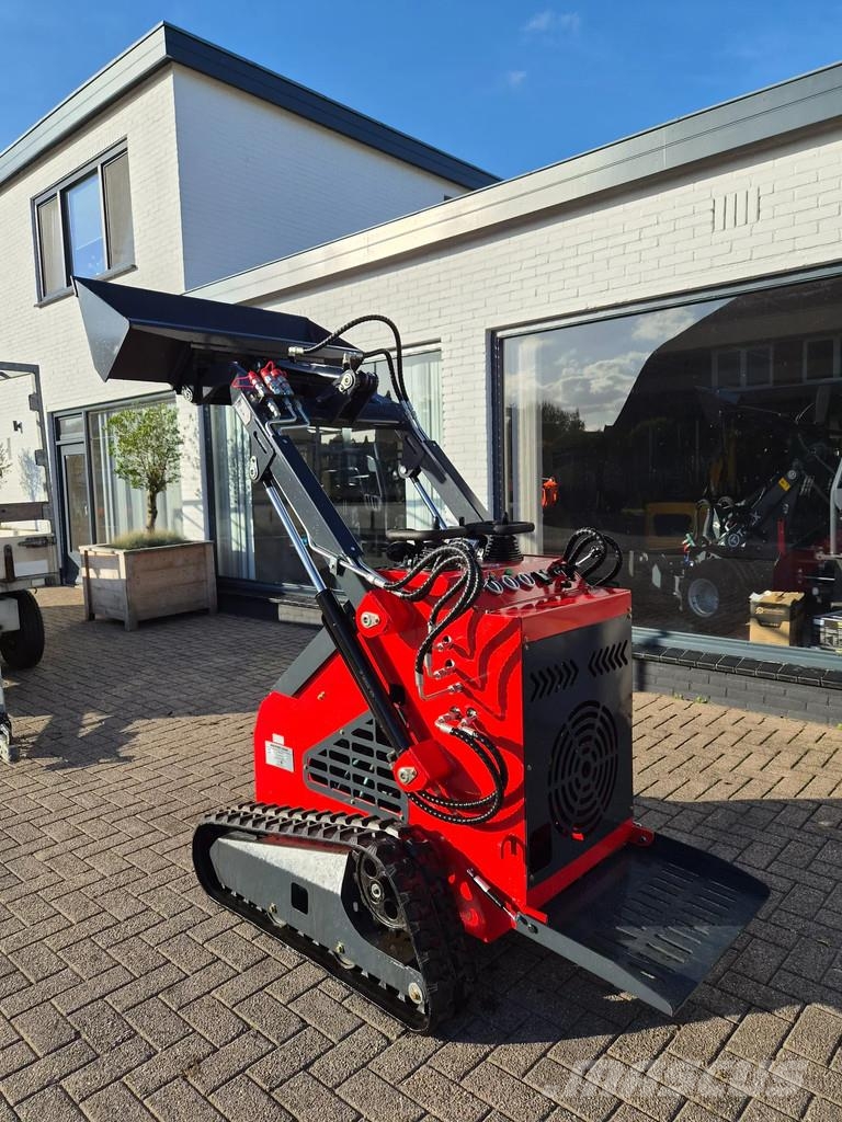 Avant Skidsteer loader shovel Малі навантажувачі