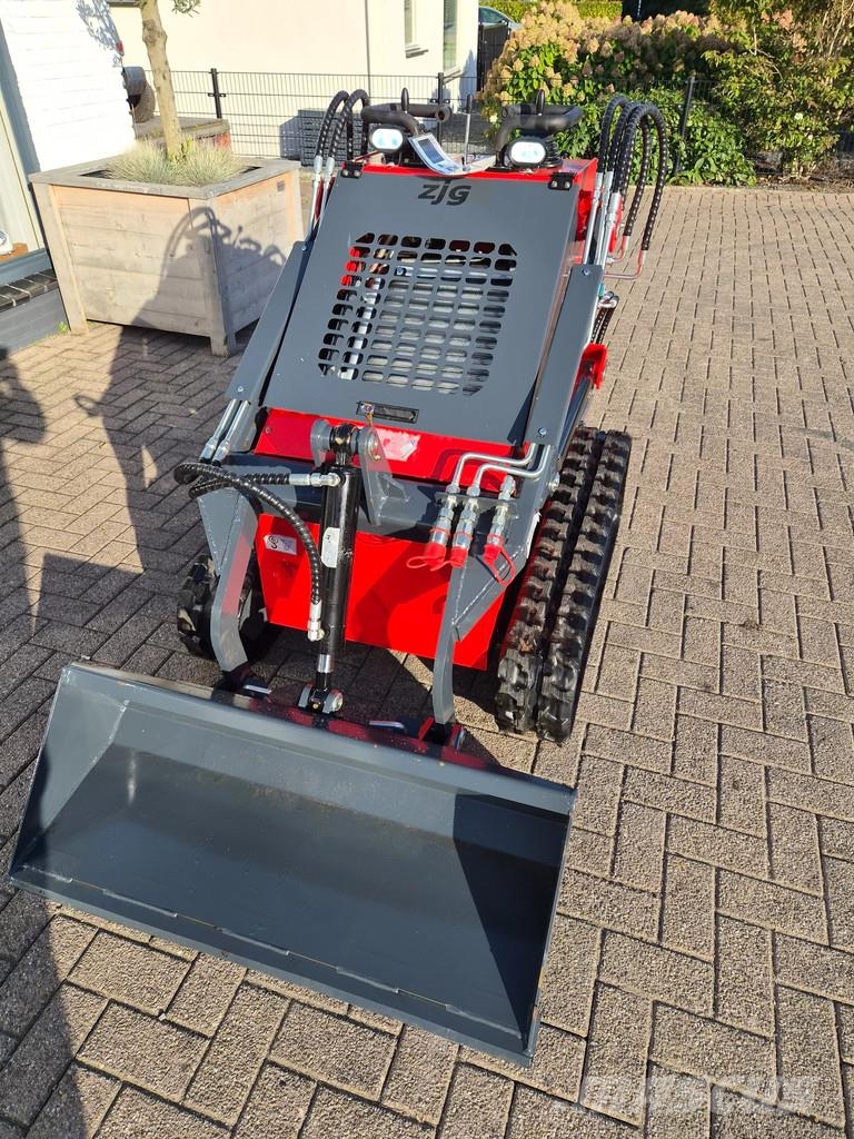 Avant Skidsteer loader shovel Малі навантажувачі