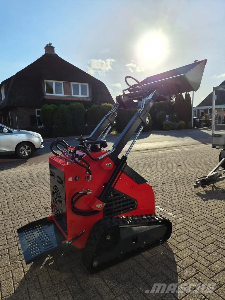 Avant Skidsteer loader shovel Малі навантажувачі