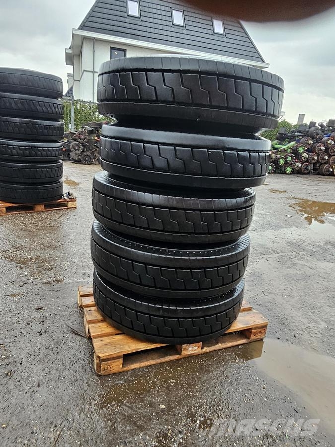 Michelin terminal tractor tires - 310/80R22.5 Llantas