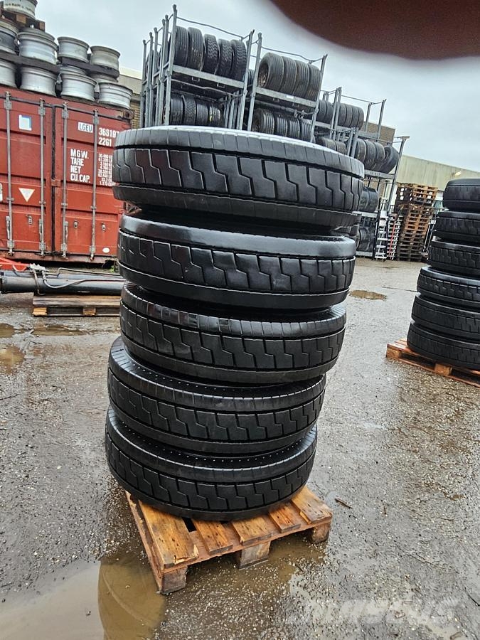 Michelin terminal tractor tires - 310/80R22.5 Däck, hjul och fälgar
