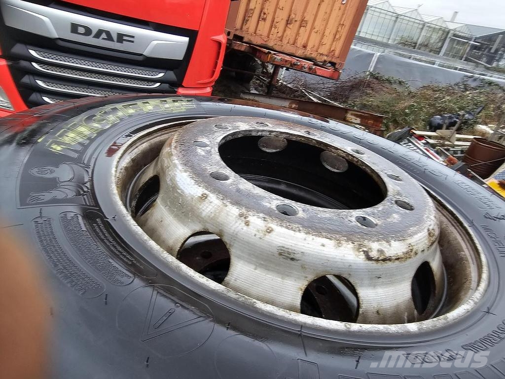 Michelin terminal tractor tires - 310/80R22.5 Däck, hjul och fälgar