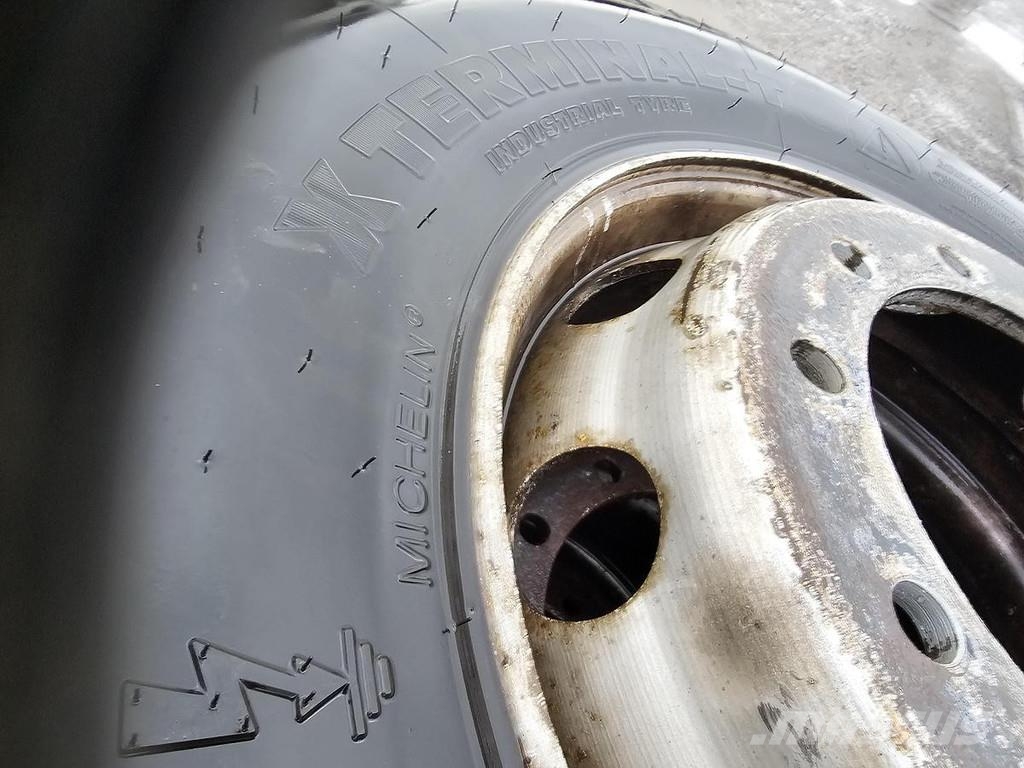 Michelin terminal tractor tires - 310/80R22.5 Däck, hjul och fälgar
