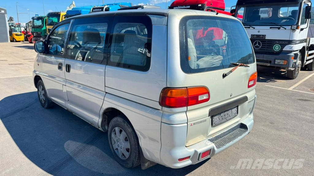 Mitsubishi SPACE GEAR 2.0 - PETROL - 5 DOORS - AC Cars