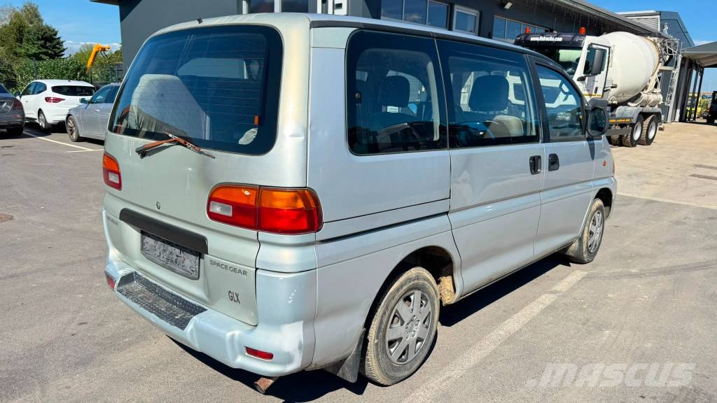 Mitsubishi SPACE GEAR 2.0 - PETROL - 5 DOORS - AC Cars