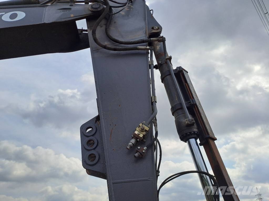 Volvo EC300EL Bageri gusjeničari