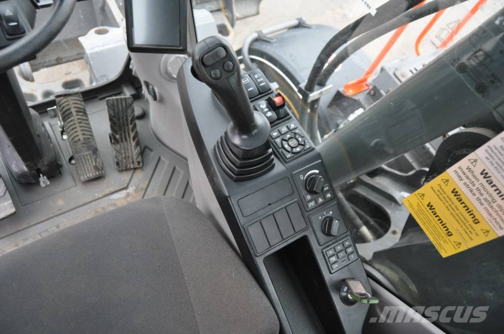 Volvo EWR 130 E حفارات بعجل