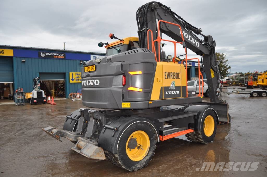 Volvo EWR 130 E حفارات بعجل
