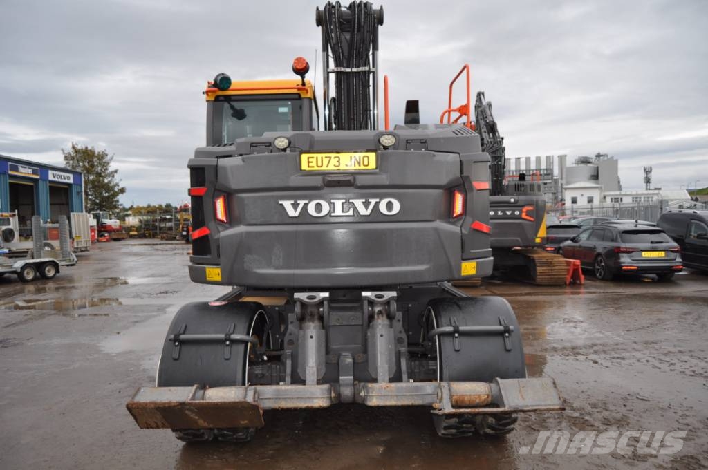 Volvo EWR 130 E حفارات بعجل