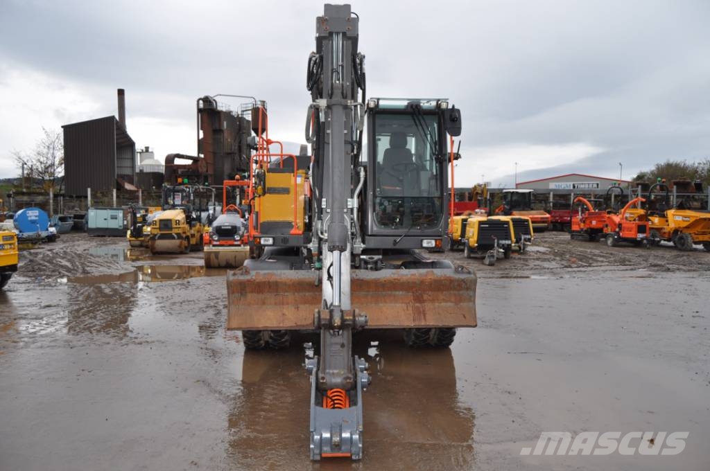 Volvo EWR 130 E حفارات بعجل