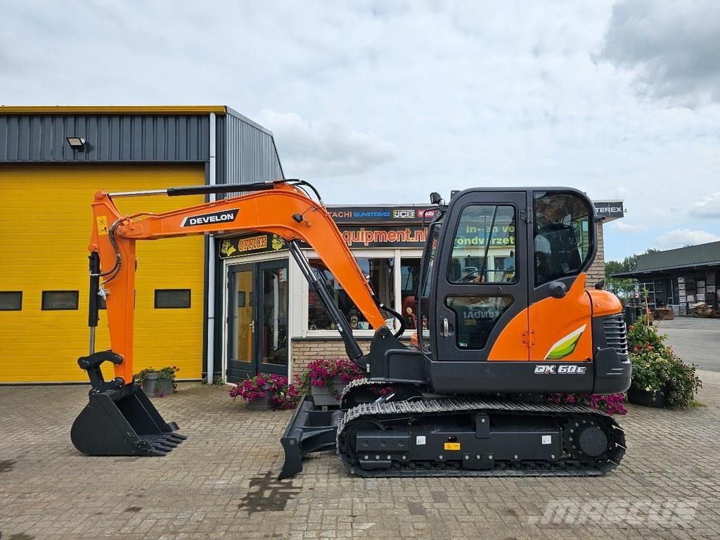 Develon DX60E-10N حفارات صغيرة أقل من 7 طن (حفارات صغيرة)