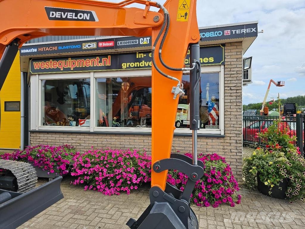Develon DX60E-10N حفارات صغيرة أقل من 7 طن (حفارات صغيرة)