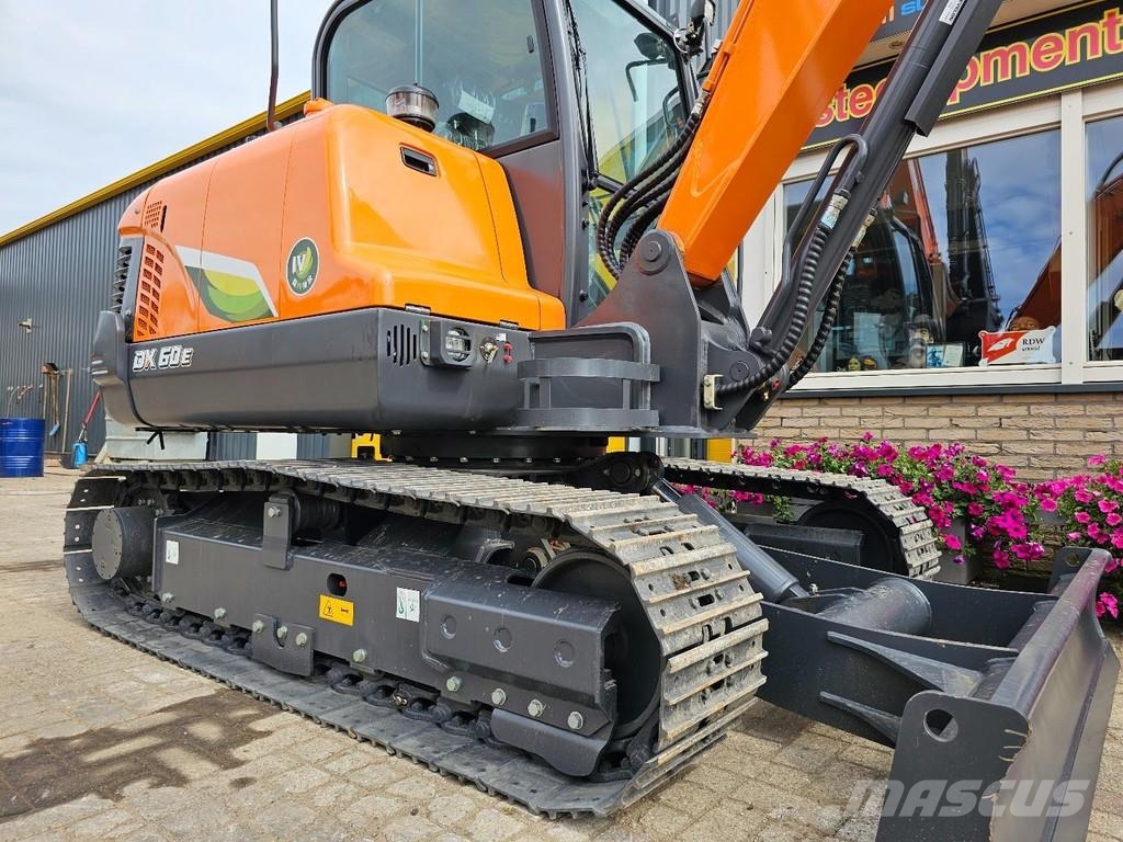 Develon DX60E-10N حفارات صغيرة أقل من 7 طن (حفارات صغيرة)