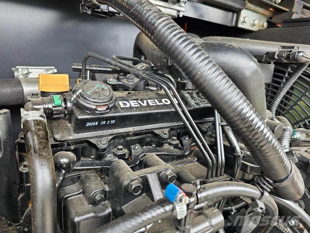 Develon DX60E-10N حفارات صغيرة أقل من 7 طن (حفارات صغيرة)