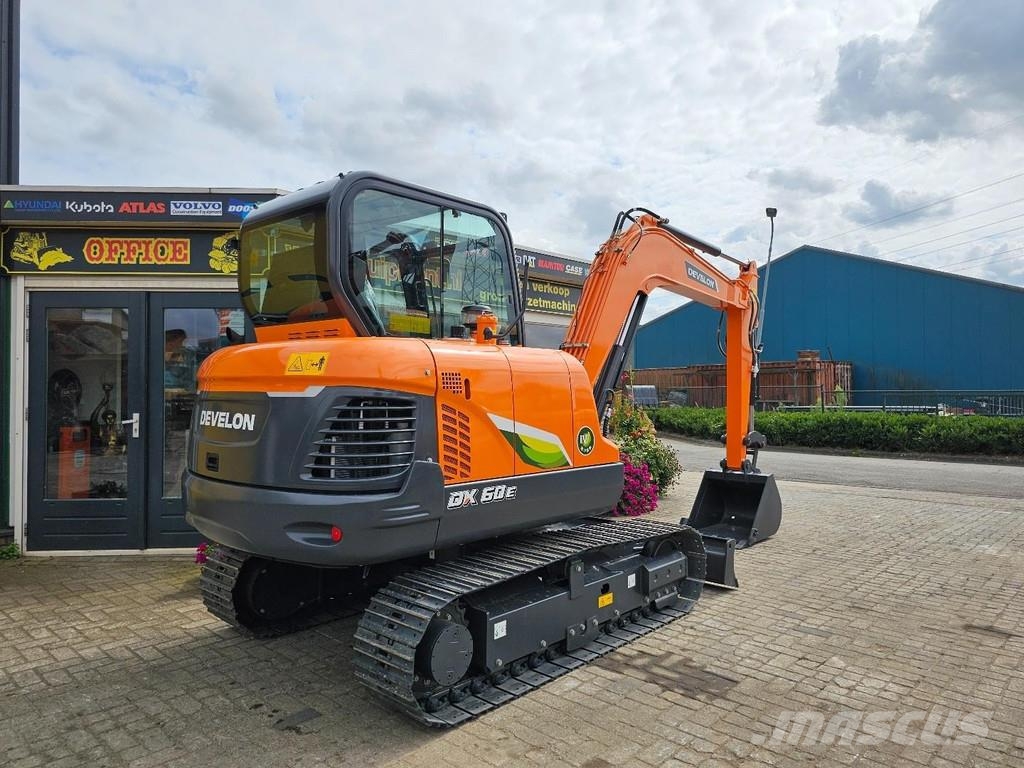 Develon DX60E-10N حفارات صغيرة أقل من 7 طن (حفارات صغيرة)