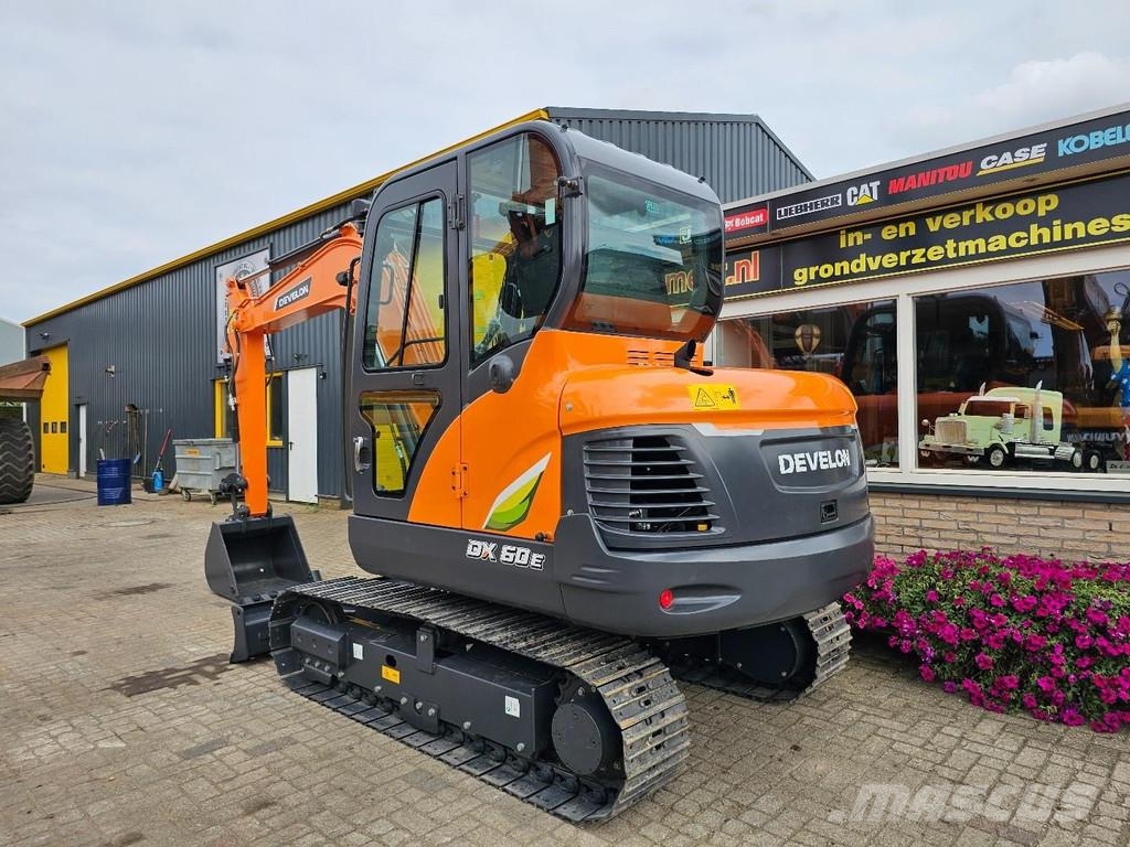 Develon DX60E-10N حفارات صغيرة أقل من 7 طن (حفارات صغيرة)