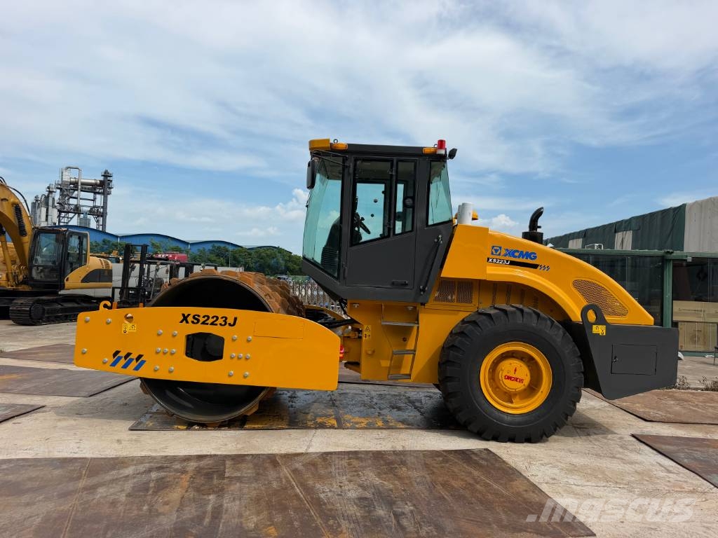 XCMG XS223J 振動ローラ