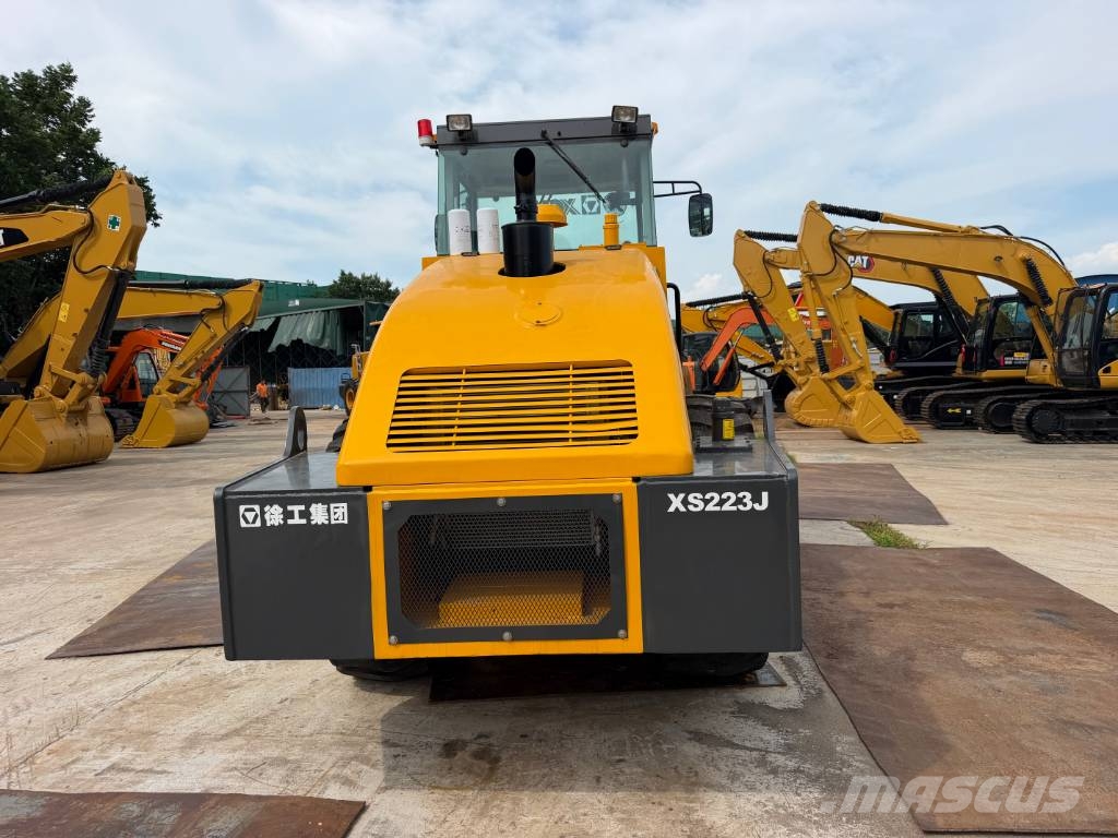 XCMG XS223J 振動ローラ