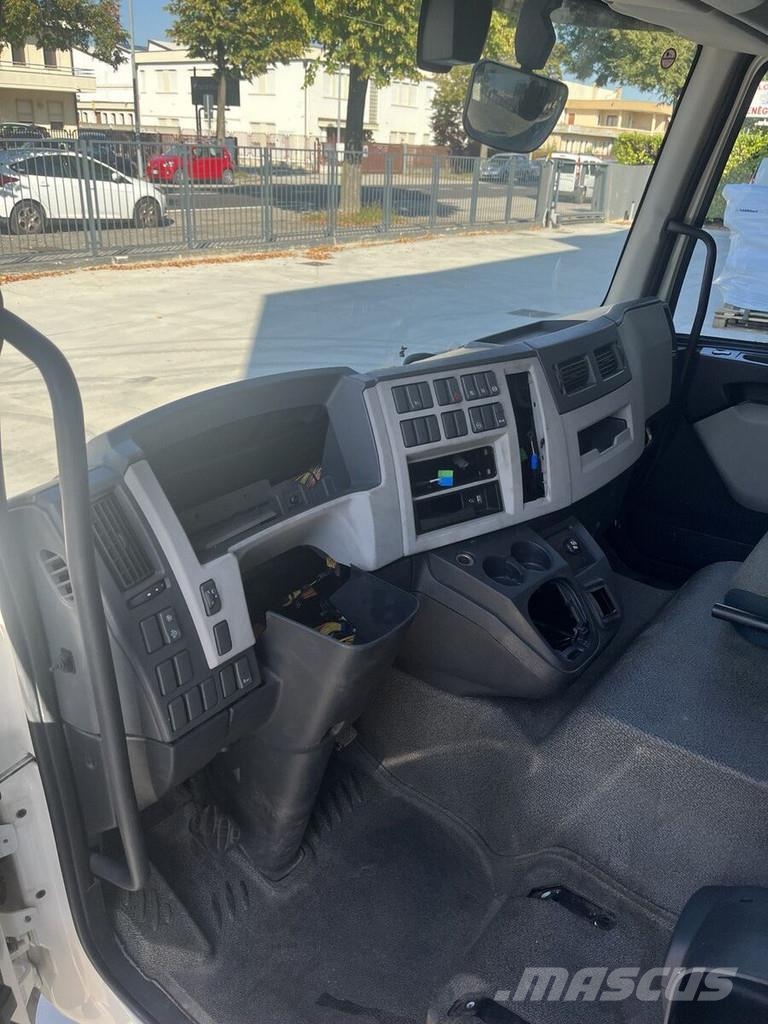 Volvo FL 驾驶室与内部