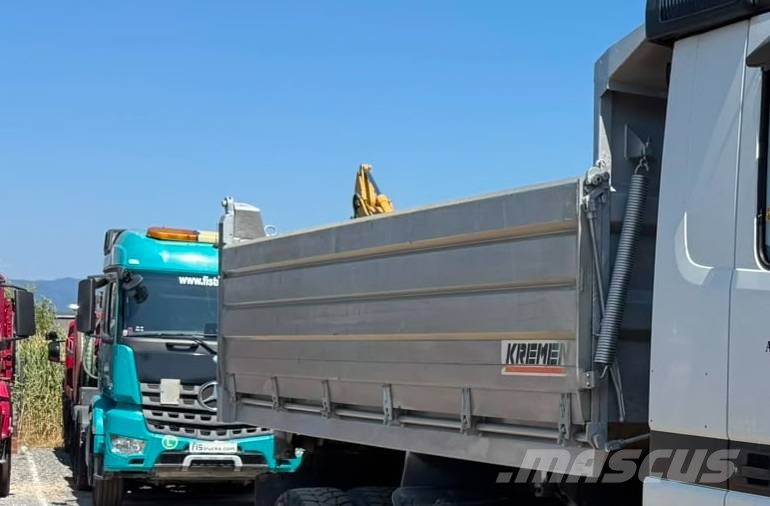 Meiller 3 SIDED TIPPER for 3 axle truck Inne
