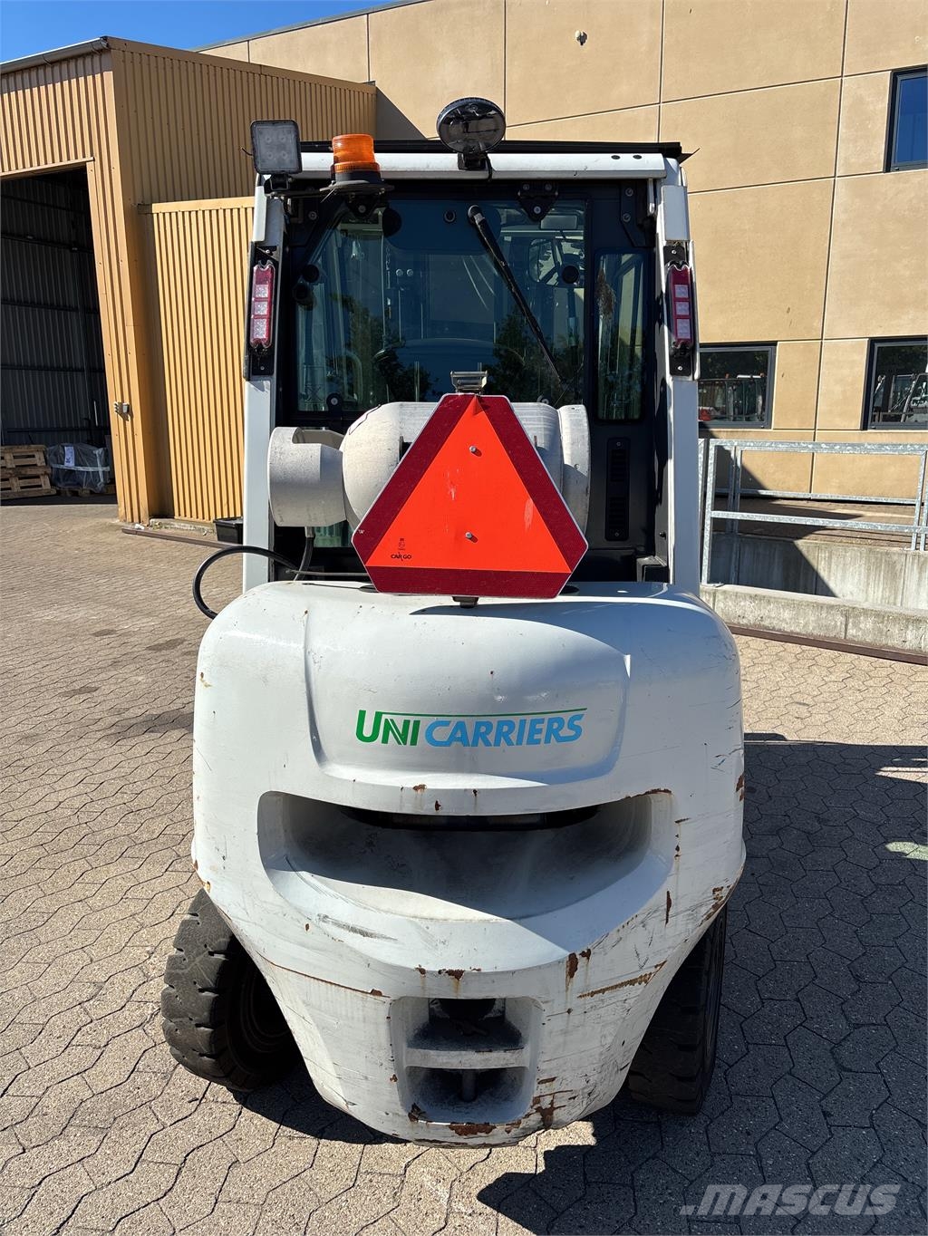 UniCarriers DX32 LPG forklifts