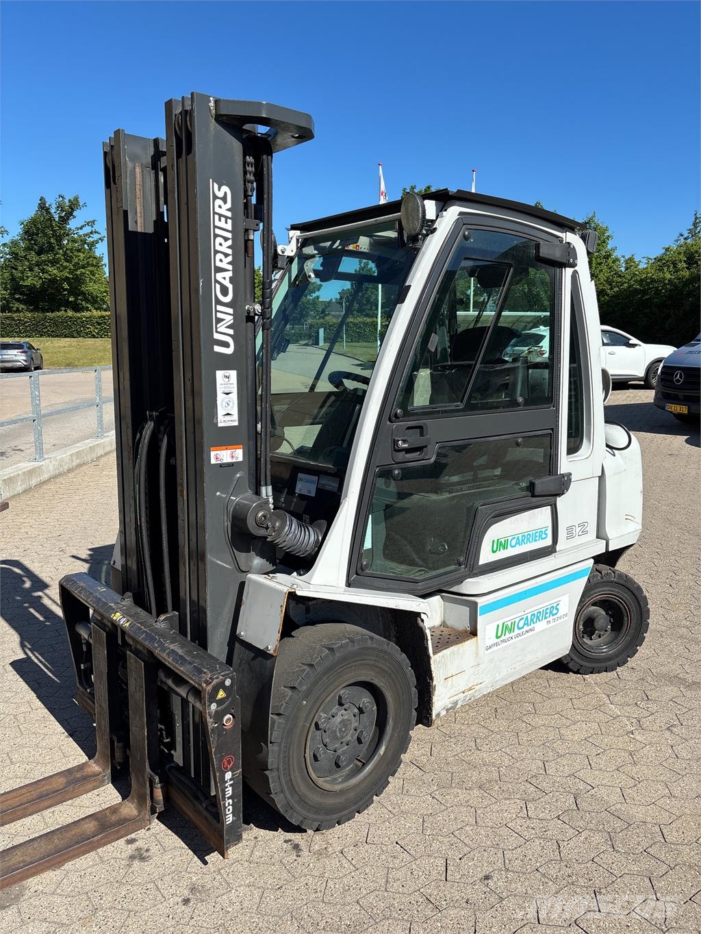 UniCarriers DX32 شاحنات LPG