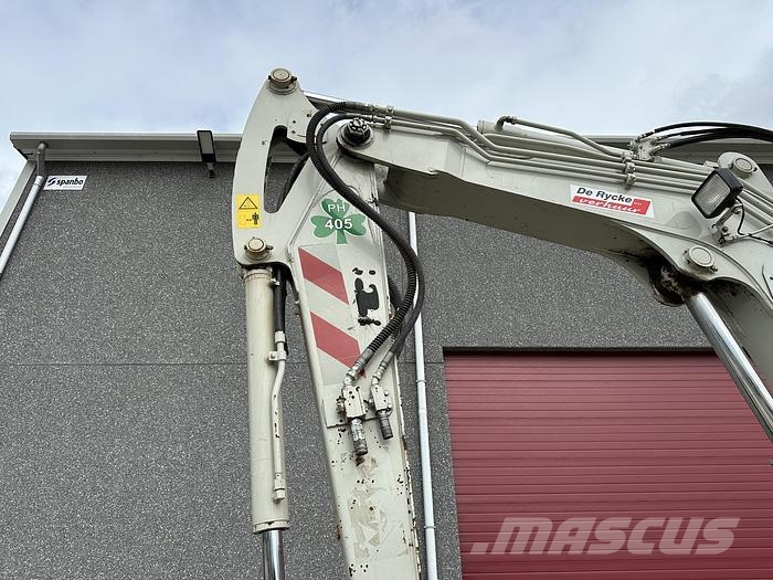 Takeuchi TB295W 轮式挖掘机