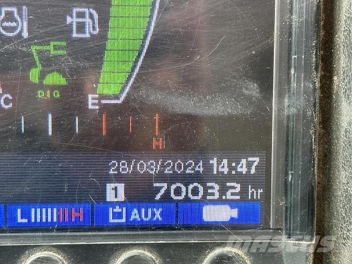 Takeuchi TB295W 轮式挖掘机