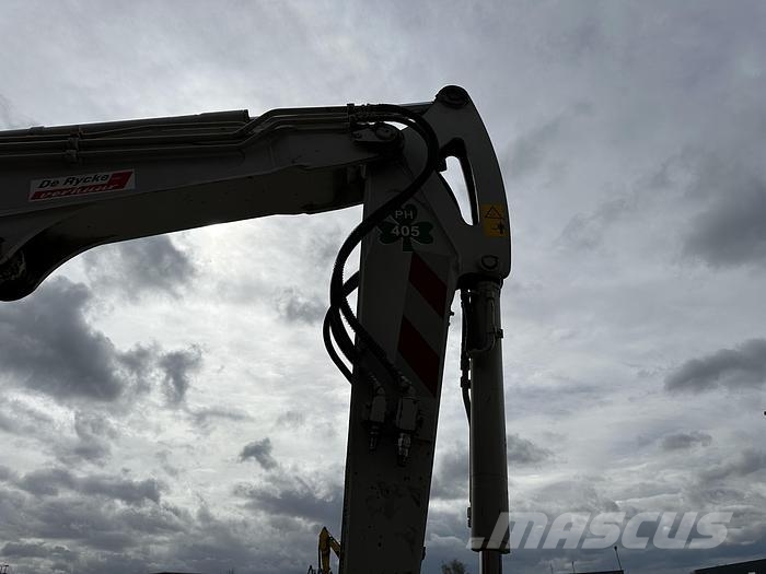Takeuchi TB295W 轮式挖掘机