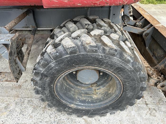 Takeuchi TB295W 轮式挖掘机
