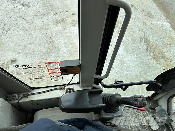 Takeuchi TB295W 轮式挖掘机