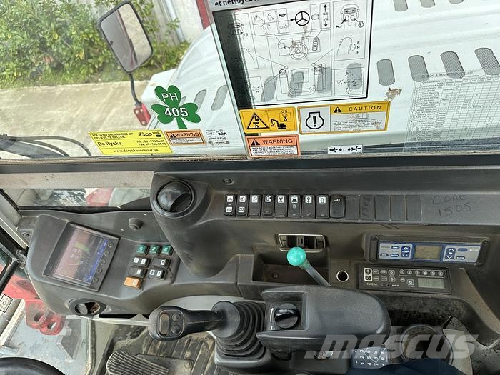 Takeuchi TB295W 轮式挖掘机