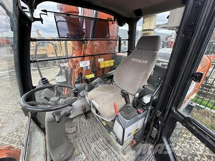 Takeuchi TB295W 轮式挖掘机