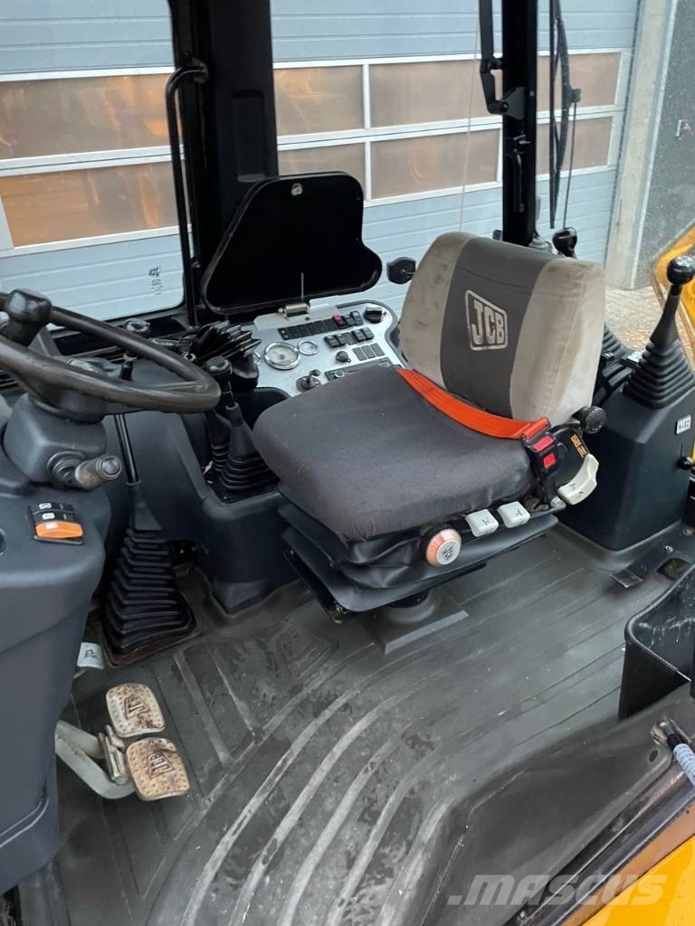 JCB 2CX Екскаватори-навантажувачі