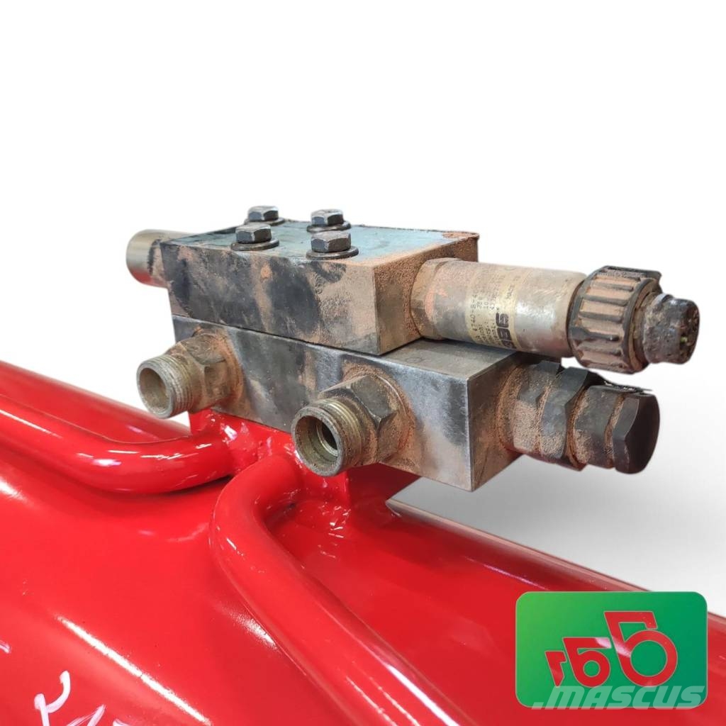 Manitou MRT 2150 Arm lift main cylinder Podvozky a zavesenie kolies