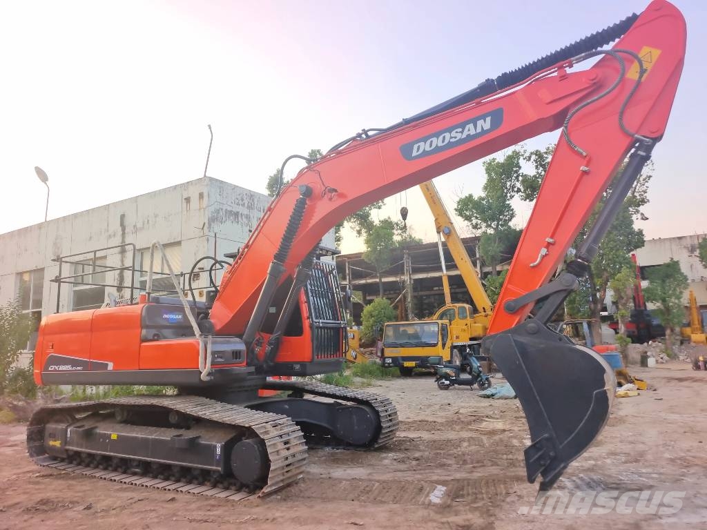 Doosan DX225LC-9C made in Korea Bageri guseničari
