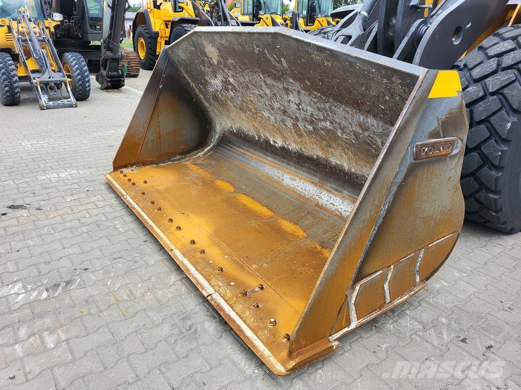 Volvo L110H2 لوادر بعجل