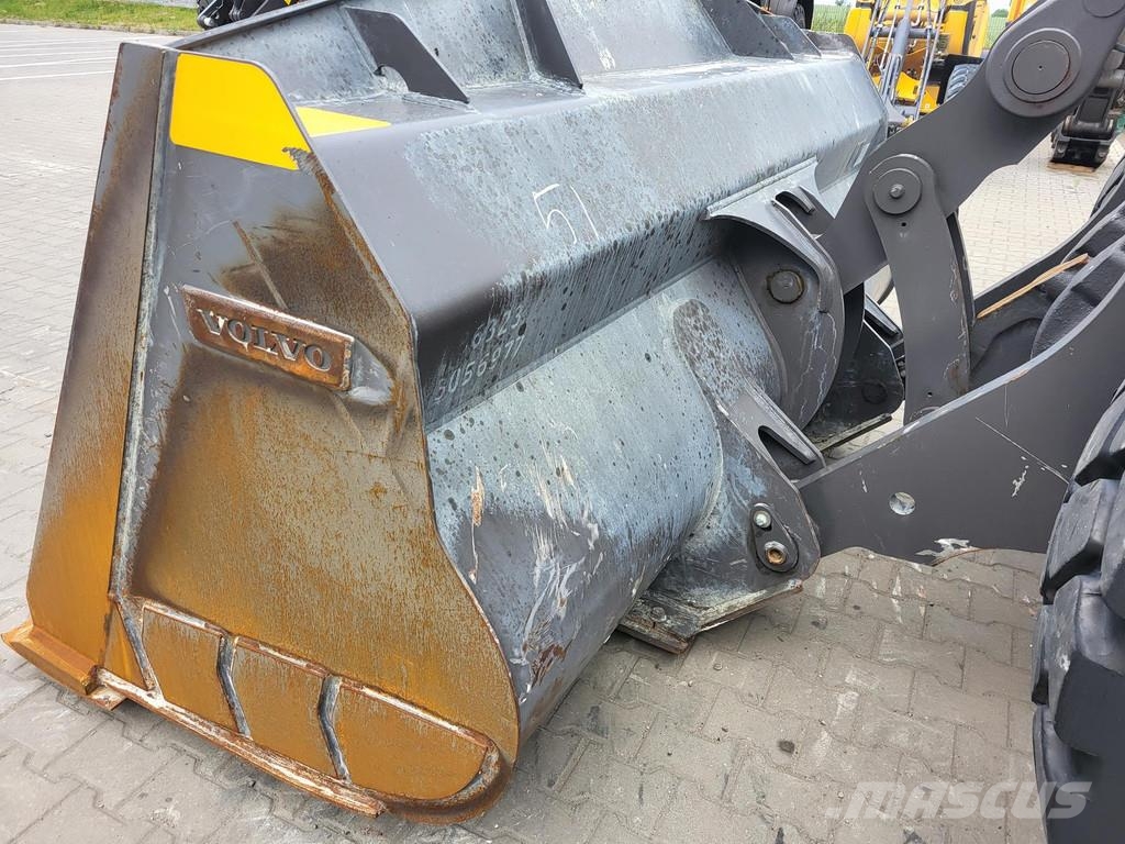 Volvo L110H2 لوادر بعجل
