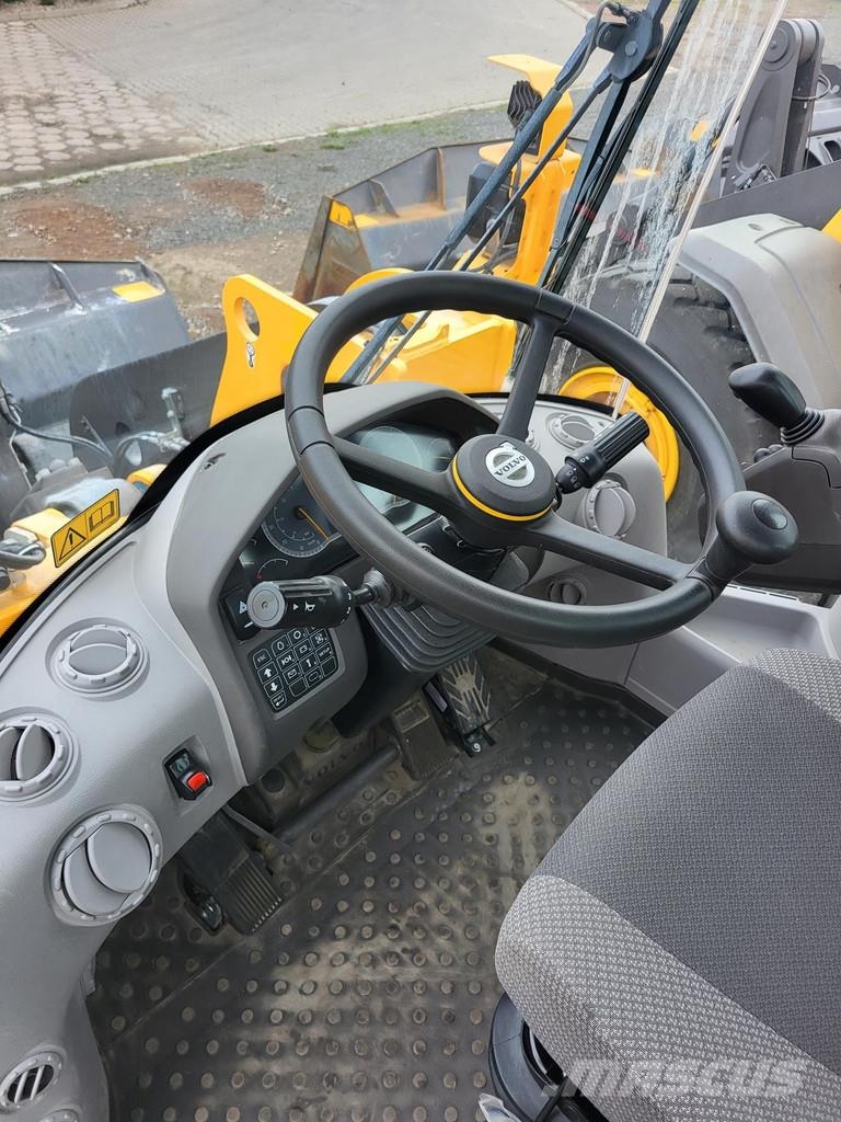 Volvo L110H2 لوادر بعجل