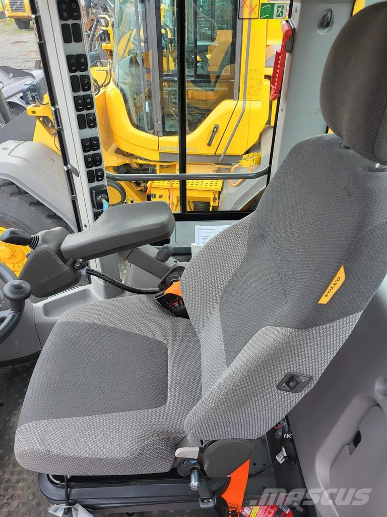 Volvo L110H2 لوادر بعجل
