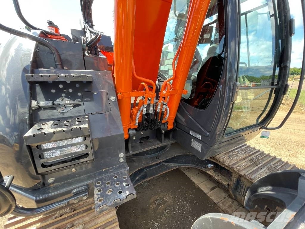 Hitachi ZX 135 US-6 Escavadeiras de esteiras