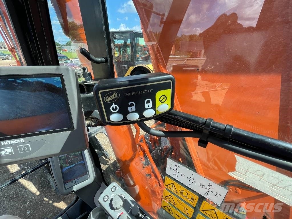 Hitachi ZX 135 US-6 Escavadeiras de esteiras