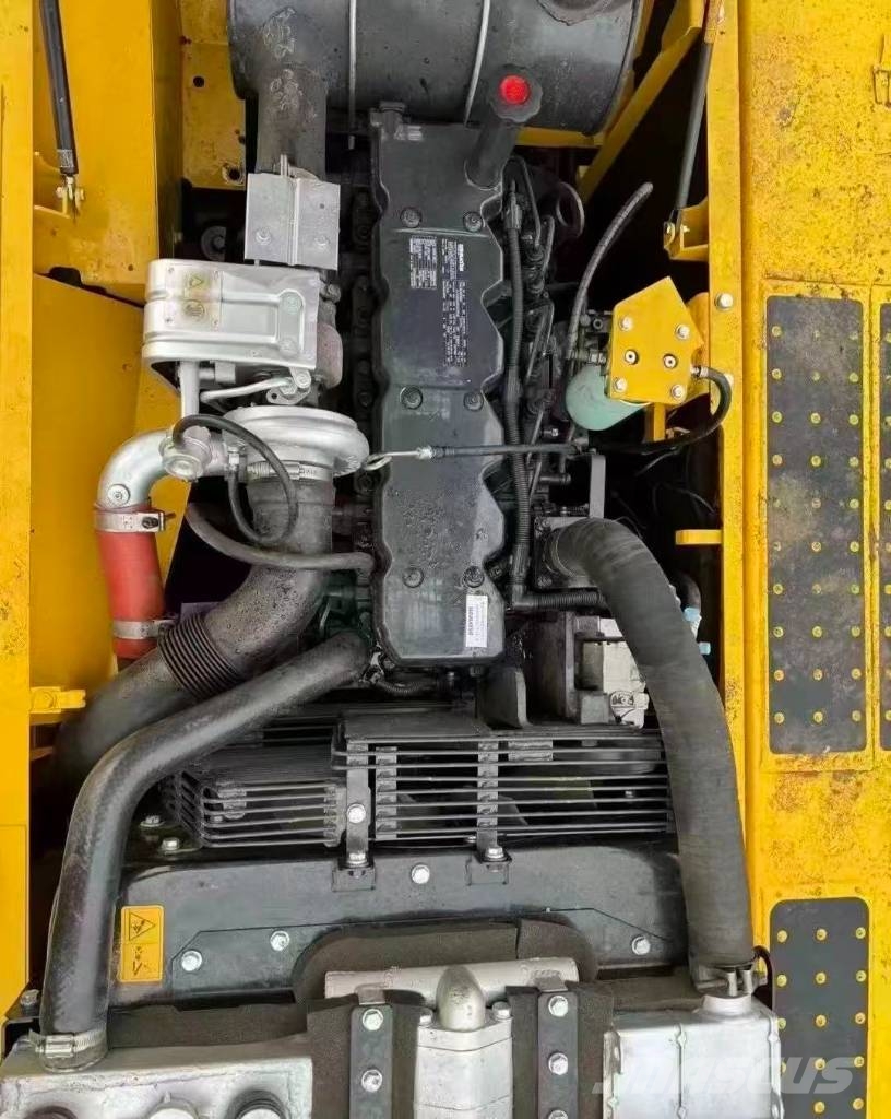 Komatsu PC 220-8 Εκσκαφείς με ερπύστριες