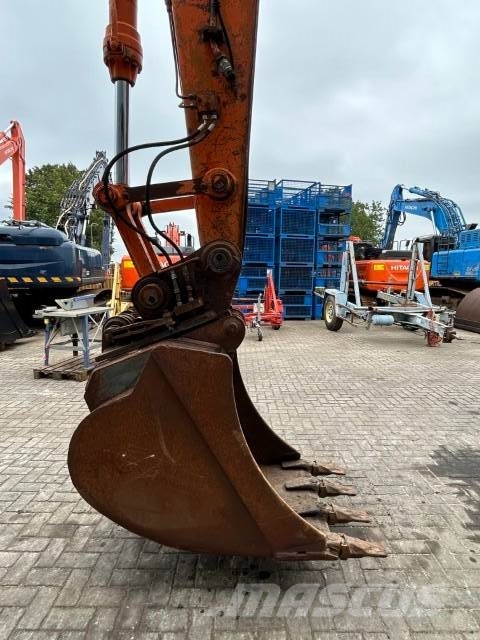 Fiat-Hitachi FH 150 LC-3 Excavadoras sobre orugas