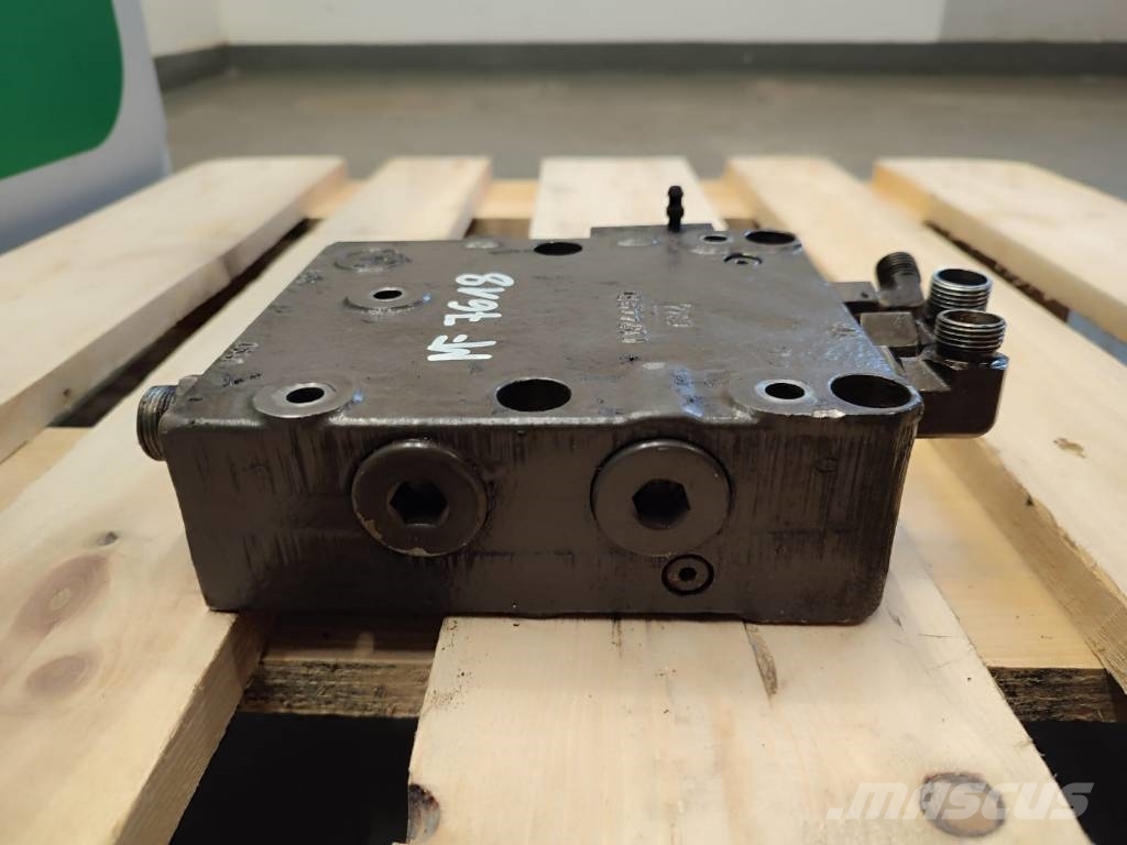 Massey Ferguson 7618 Hydraulic valve Brakes 0011355291 Hydraulika