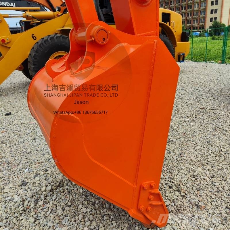 Hitachi ZX 200 履带挖掘机