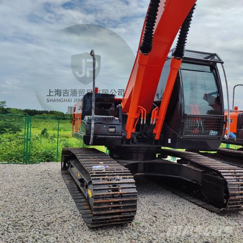 Hitachi ZX 200 履带挖掘机