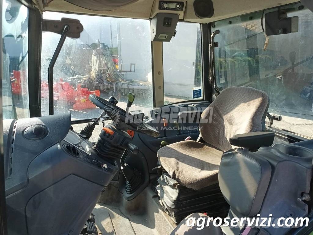 CLAAS Axos 320 Trattori