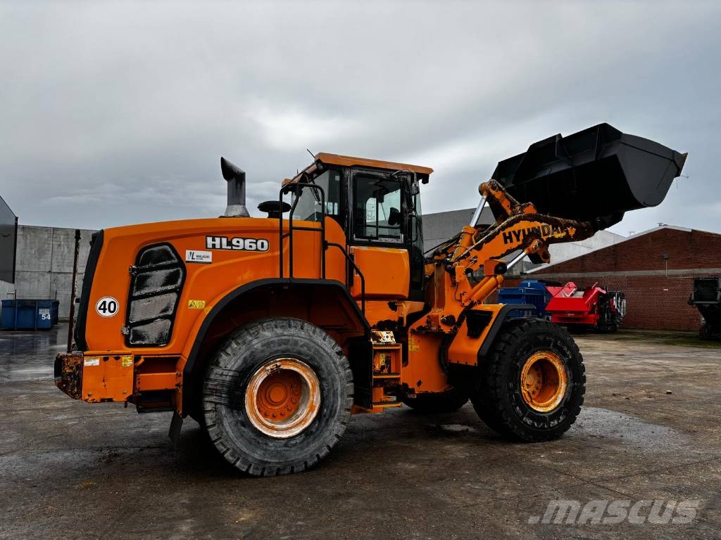 Hyundai HL 960 Ładowarki kołowe