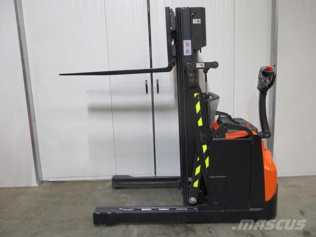 Toyota SWE120XR Штабелери